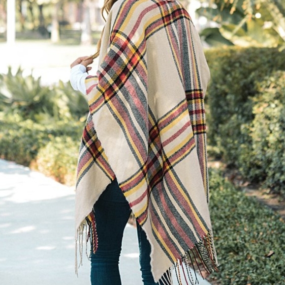 NEW!!! Leto Collection - Ivory & Red Plain Ruana - Picture 3 of 3